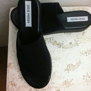 Steve Madden Black Platforms Sz 9